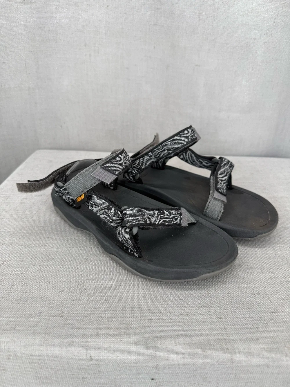 Teva Hurricane XLT2 Sandals kids sz 1Hiking Strappy Comfort Low Top Black Gray